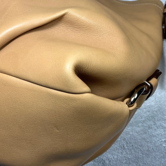 Coach Smooth Tan Duffle Shoulder Bag F15064 - Picture 11 of 13
